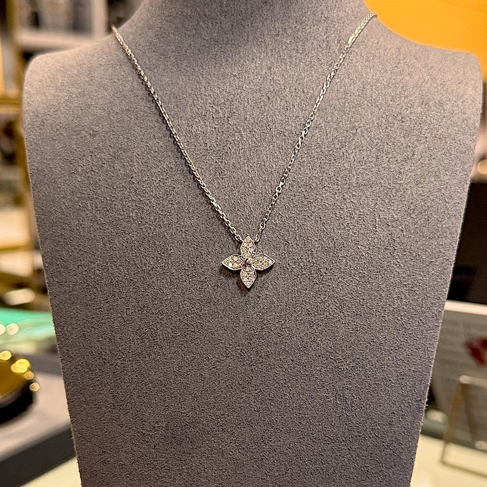 Authentic Louis Vuitton Idylle Blossom 18k white gold Diamond Necklace